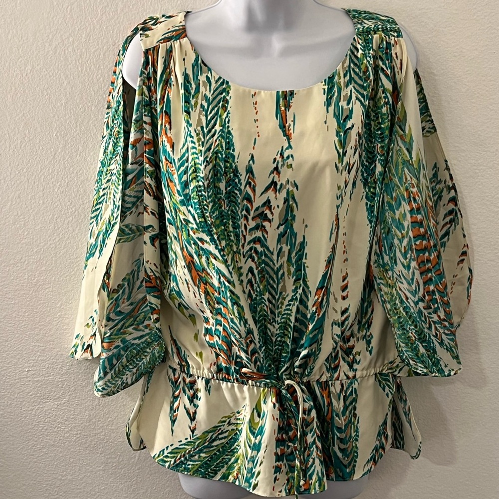 ECI New York Tunic  Cold Shoulder Size Medium